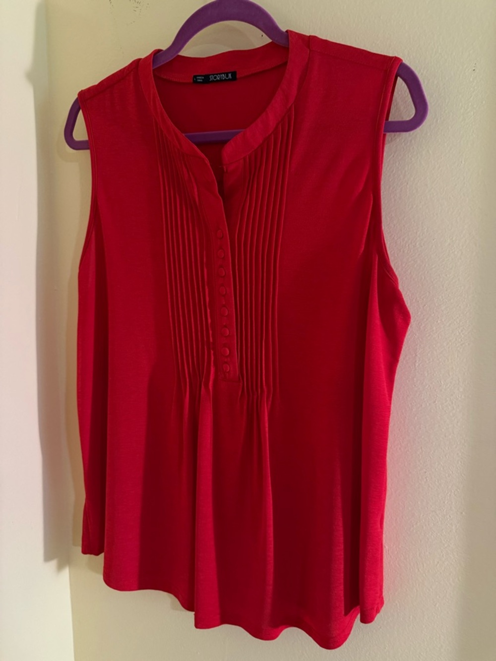 Sleeveless Pintuck Shell in Bright Red